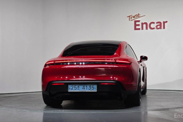 2021 Porsche Taycan с пробегом 29 040 км