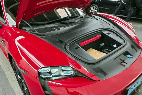 2021 Porsche Taycan с пробегом 29 040 км