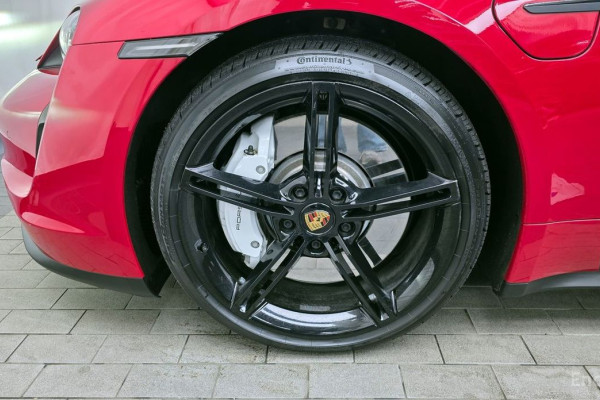 2021 Porsche Taycan с пробегом 29 040 км