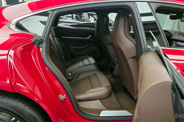 2021 Porsche Taycan с пробегом 29 040 км