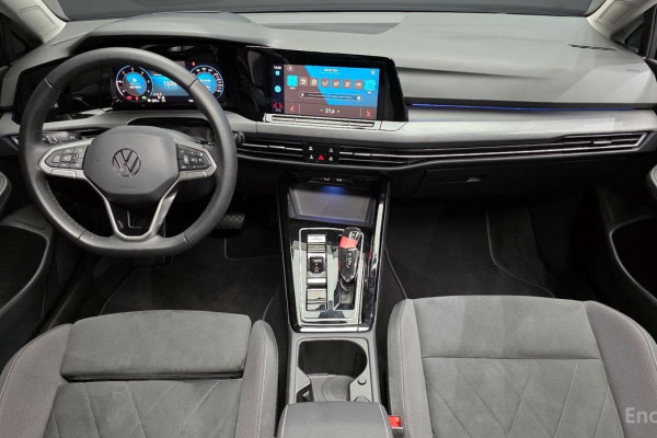 2024 Volkswagen Golf с пробегом 18 276 км