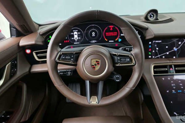 2021 Porsche Taycan с пробегом 29 040 км