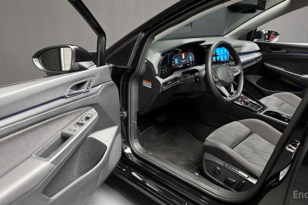 2024 Volkswagen Golf с пробегом 18 276 км