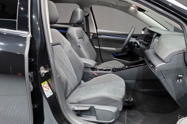 2024 Volkswagen Golf с пробегом 18 276 км