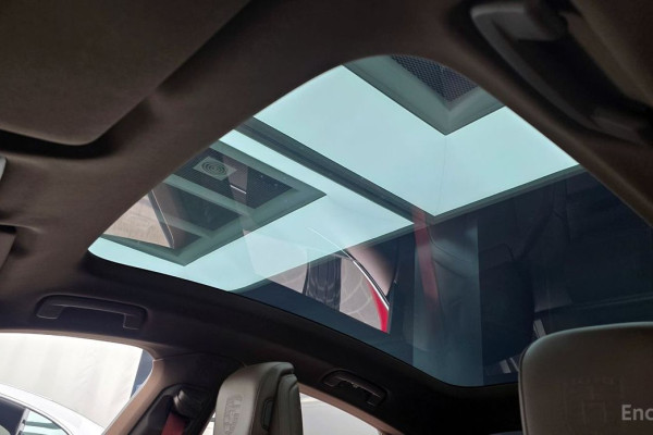 2021 Porsche Taycan с пробегом 29 040 км