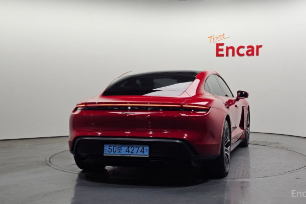 2023 Porsche Taycan с пробегом 22 409 км