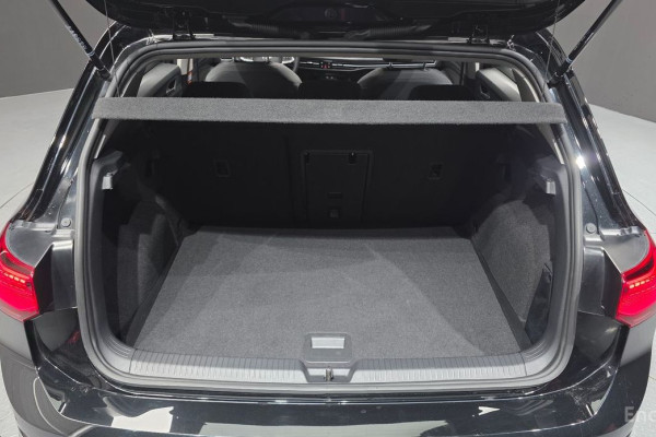 2024 Volkswagen Golf с пробегом 18 276 км