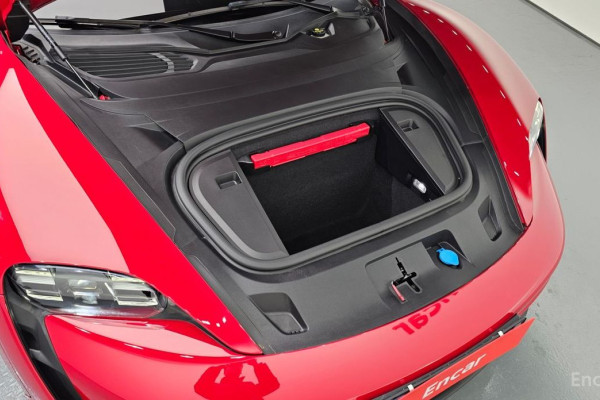 2023 Porsche Taycan с пробегом 22 409 км