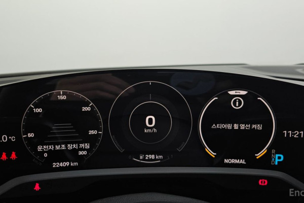 2023 Porsche Taycan с пробегом 22 409 км