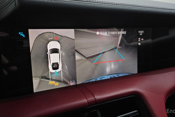 2023 Porsche Taycan с пробегом 22 409 км