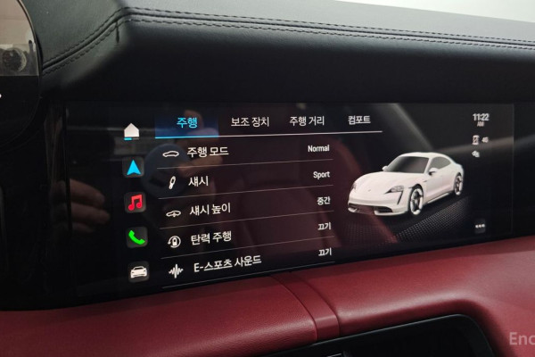 2023 Porsche Taycan с пробегом 22 409 км