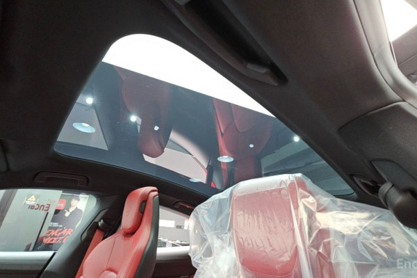 2023 Porsche Taycan с пробегом 22 409 км