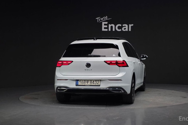 2023 Volkswagen Golf с пробегом 52 393 км