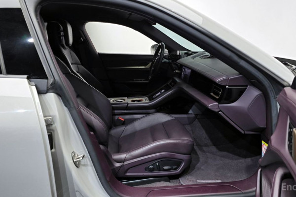 2022 Porsche Taycan с пробегом 34 865 км