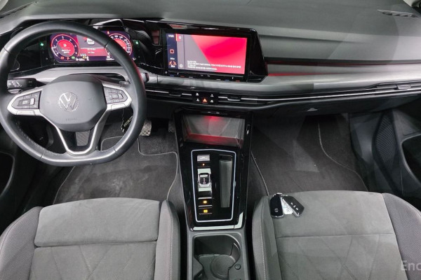 2023 Volkswagen Golf с пробегом 52 393 км