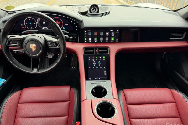 2024 Porsche Taycan с пробегом 19 599 км