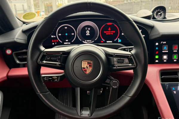 2024 Porsche Taycan с пробегом 19 599 км