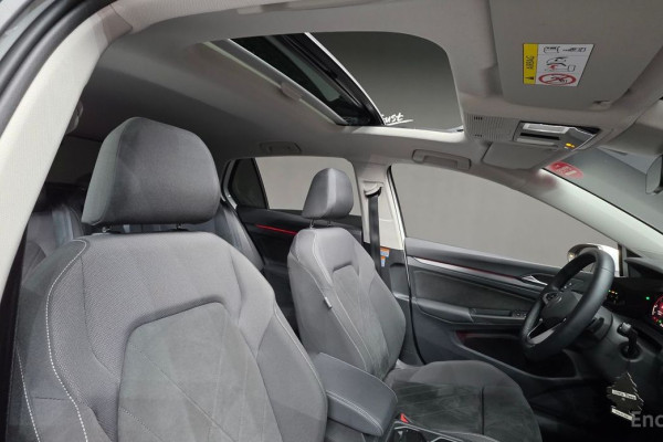 2023 Volkswagen Golf с пробегом 52 393 км