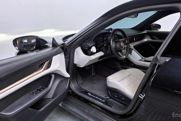 2023 Porsche Taycan с пробегом 39 163 км