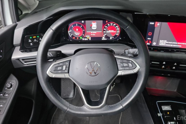 2023 Volkswagen Golf с пробегом 52 393 км
