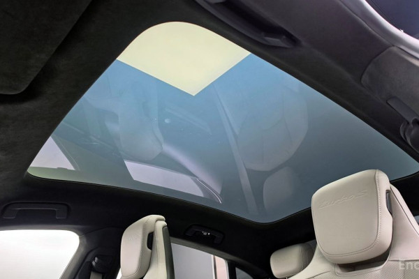 2023 Porsche Taycan с пробегом 39 163 км