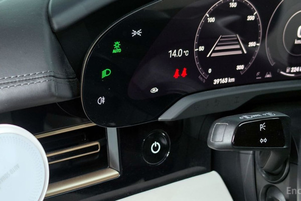 2023 Porsche Taycan с пробегом 39 163 км