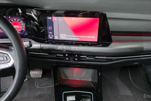 2023 Volkswagen Golf с пробегом 52 393 км