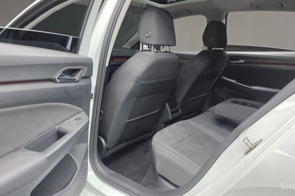 2023 Volkswagen Golf с пробегом 52 393 км