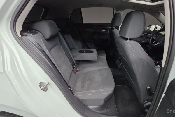 2023 Volkswagen Golf с пробегом 52 393 км