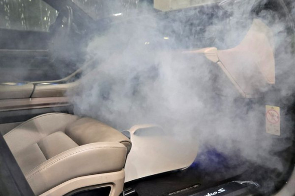 2023 Porsche Taycan с пробегом 20 000 км