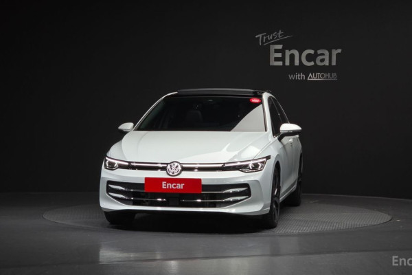 2025 Volkswagen Golf с пробегом 4 859 км