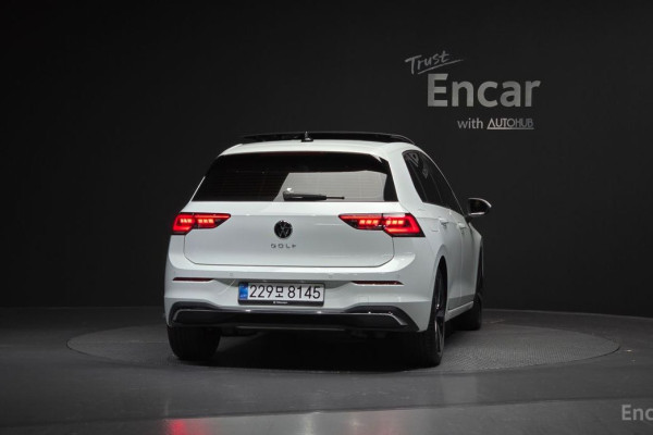 2025 Volkswagen Golf с пробегом 4 859 км