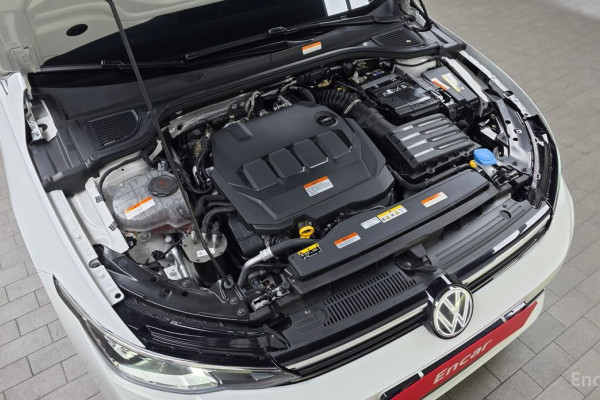 2025 Volkswagen Golf с пробегом 4 859 км