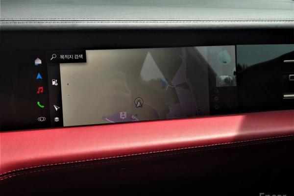 2025 Porsche Taycan с пробегом 9 200 км