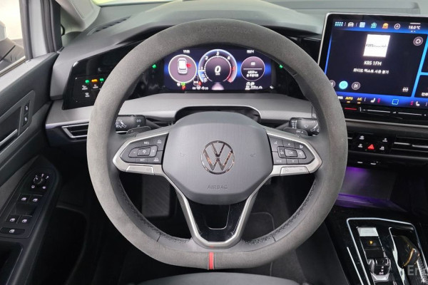 2025 Volkswagen Golf с пробегом 4 859 км