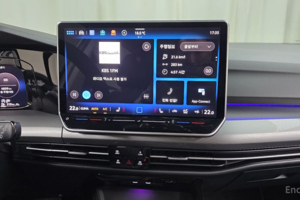 2025 Volkswagen Golf с пробегом 4 859 км