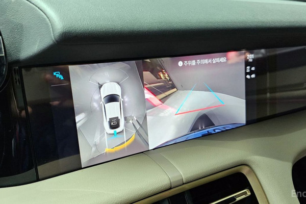 2023 Porsche Taycan с пробегом 31 859 км