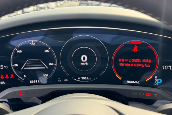 2024 Porsche Taycan с пробегом 5 500 км