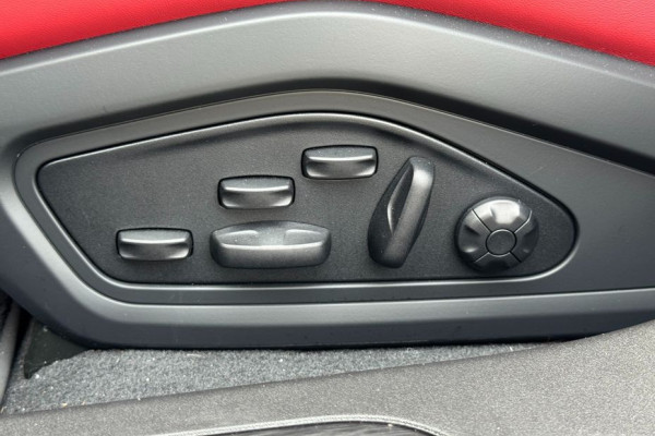 2024 Porsche Taycan с пробегом 5 500 км