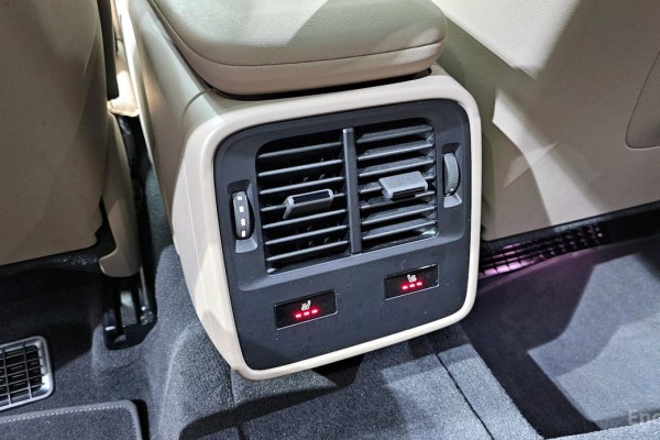 2023 Porsche Taycan с пробегом 31 859 км