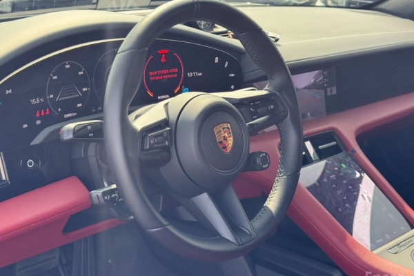 2024 Porsche Taycan с пробегом 5 500 км