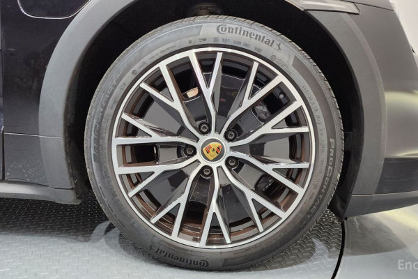 2023 Porsche Taycan с пробегом 14 177 км