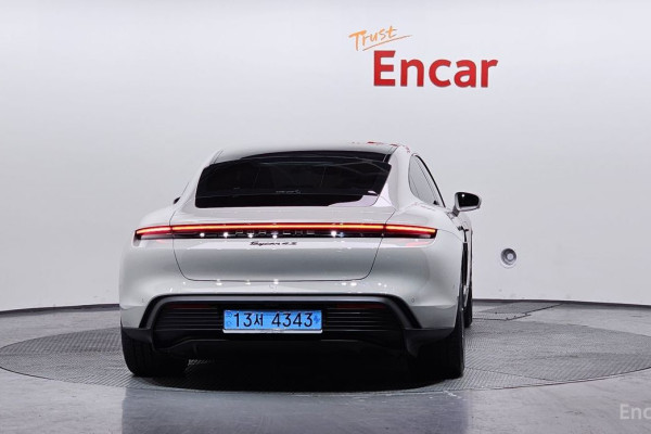 2025 Porsche Taycan с пробегом 5 153 км