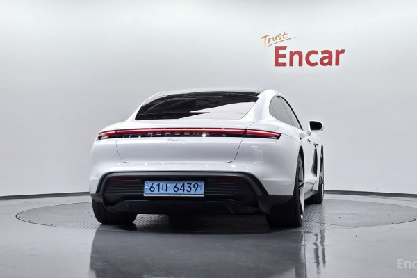 2023 Porsche Taycan с пробегом 26 221 км