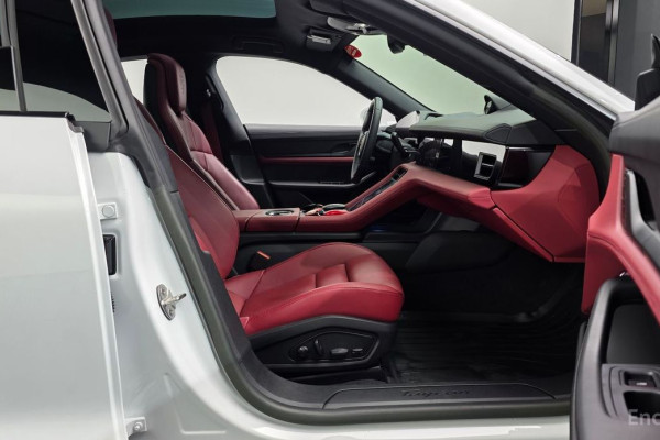 2023 Porsche Taycan с пробегом 26 221 км