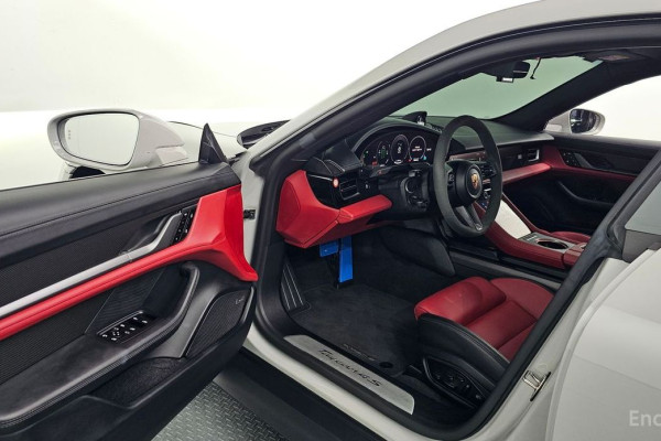 2025 Porsche Taycan с пробегом 5 153 км