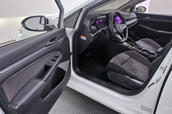 2023 Volkswagen Golf с пробегом 54 229 км