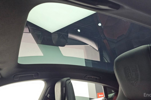 2025 Porsche Taycan с пробегом 5 153 км