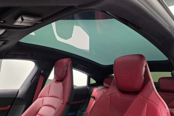 2023 Porsche Taycan с пробегом 26 221 км