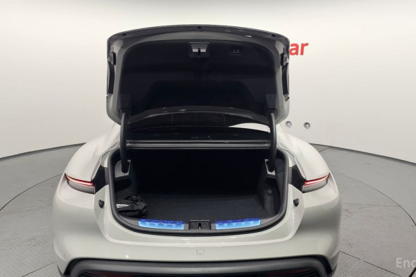2025 Porsche Taycan с пробегом 5 153 км